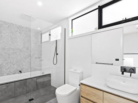 POINT BREAK NEW LISTING 2019 - Accommodation in Bendigo 6