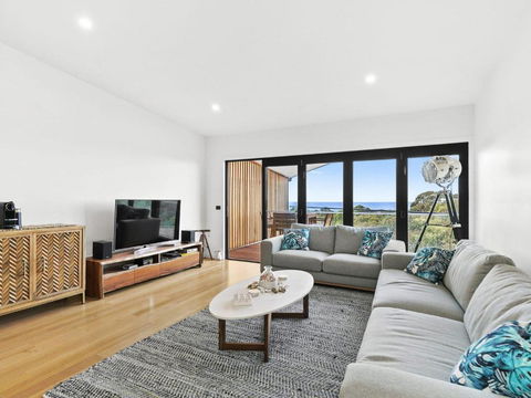 POINT BREAK NEW LISTING 2019 - Accommodation in Bendigo 4