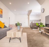 Refreshing 2bed2bath APT in Upcoming Liverpool - Accommodation in Bendigo