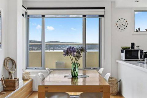 POINT GREY APARTMENT ONE VIEWPOINT - Accommodation in Bendigo 4