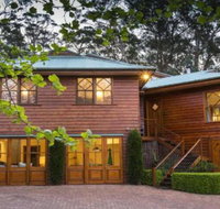 Treetops elegant inviting designer cedar home - Accommodation in Bendigo