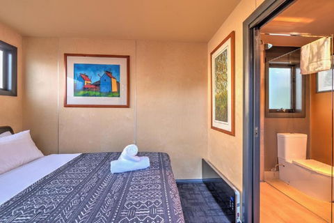 Containment Accommodation - Accommodation in Bendigo 1