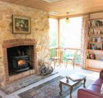 Adelaide Hills Camellia Cottage WiFi - Accommodation in Bendigo