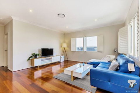 Rochedale Spacious Holiday 4 Bedrooms House Qro009 - Accommodation in Bendigo 0