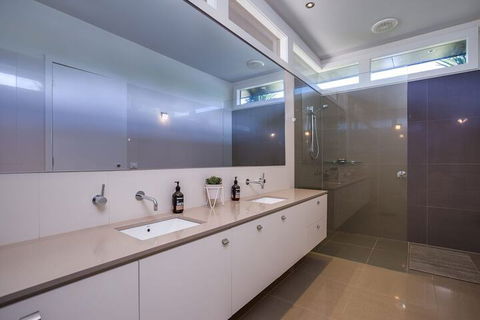 Kalina Retreat Tennis & Pool - Accommodation in Bendigo 3