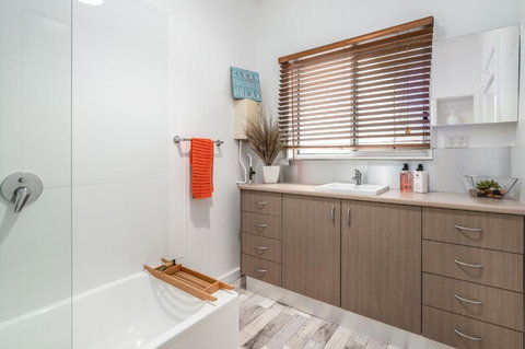 The Surf Shack - Accommodation in Bendigo 2