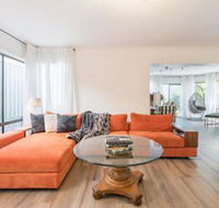ULTRA SPACIOUS STYLISH HOME in PRESTONS SYDNEY - Accommodation in Bendigo