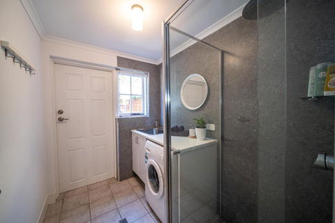 Seascape At Glenelg 3BDRM Luxury WiFi Beach Airport - Accommodation in Bendigo 2