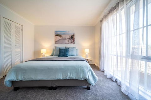 Seascape At Glenelg 3BDRM Luxury WiFi Beach Airport - Accommodation in Bendigo 1