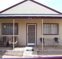 Aussie Bacon  Eggs Cottages - Accommodation in Bendigo