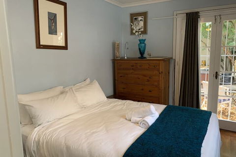 Surry Hills Terrace With Hot Tub - Accommodation in Bendigo 5
