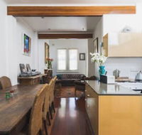 Surry Hills Terrace with Hot Tub - Accommodation in Bendigo
