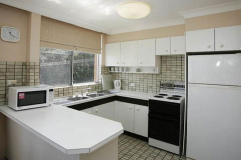 Beachpoint Unit 101 28 North Street - Accommodation in Bendigo 5