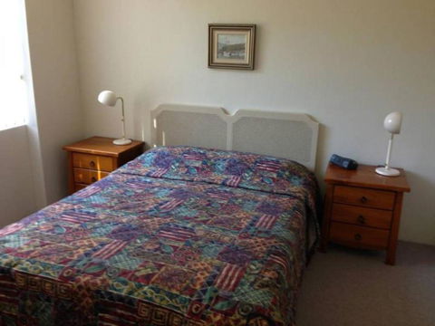 Beachpoint Unit 101 28 North Street - Accommodation in Bendigo 3