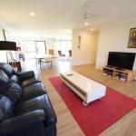 Barefoot Bungalow At Hat Head - Accommodation in Bendigo 0