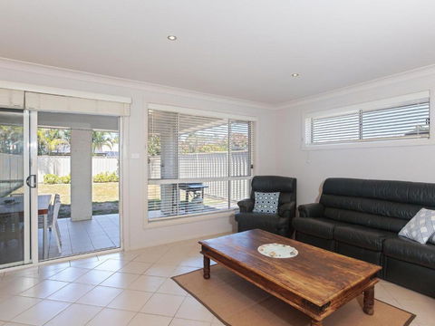 Relax At Pacific 1 / 26 Pacific Avenue Private Duplex With Enclosed Yard - Accommodation in Bendigo 4