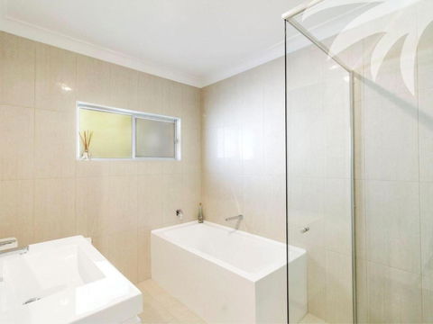 Picturesque Lizzie Palms 1 - Accommodation in Bendigo 3