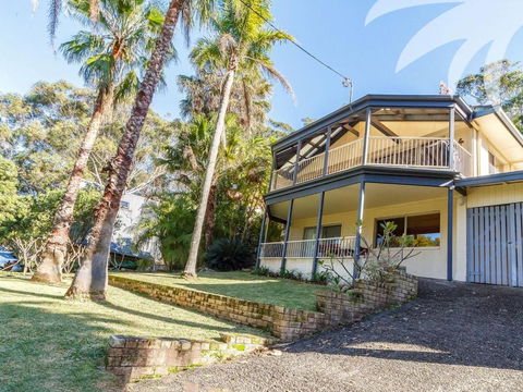 Picturesque Lizzie Palms 1 - Accommodation in Bendigo 5