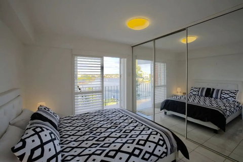 Modern Studio Apartment With Pool & Amazing Views - Accommodation in Bendigo 5