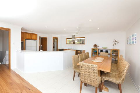 The Beach House At One Mile 6 Burrawong - Accommodation in Bendigo 5