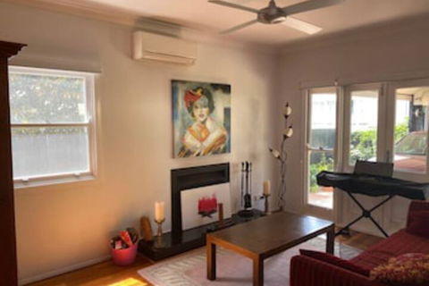 3 Bedroom Character Home Near CBD - Accommodation in Bendigo 0