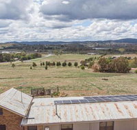 The Daydawn Dairy Perched High Simple Living  What a View - Accommodation in Bendigo