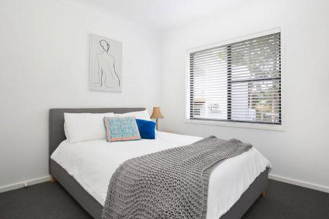 Rockwall Pet Friendly Fire Pit - Accommodation in Bendigo 7