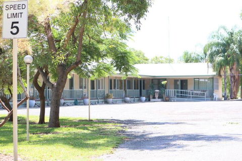Back O Bourke Motel - Accommodation in Bendigo 5