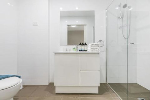 Cosy 3BR Penthouse Close To Westfield Hornsby & Train Station - Accommodation in Bendigo 1