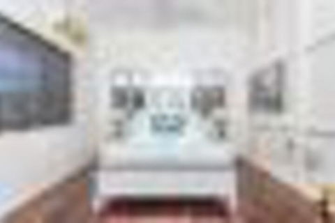 Boutique City Queenslander - Accommodation in Bendigo 6