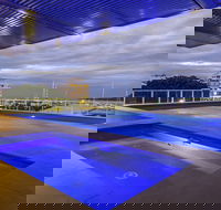 Privately Owned Hotel Room by Cairns Marina 222 - Accommodation in Bendigo