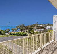 3 Bedroom House Ronem Cottage - Accommodation in Bendigo