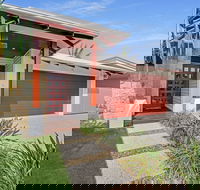 Adelong - Accommodation in Bendigo