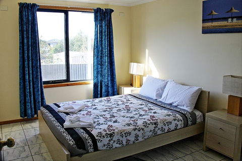 Douglas Street - Accommodation in Bendigo 0