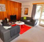 Cedar Holiday Units Apartment 4 - Accommodation in Bendigo