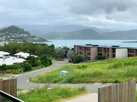 DAYDREAMING Airlie Beach Water Views & Only 200m To Boardwalk. - Accommodation in Bendigo 2