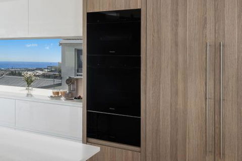 Sea La Vie #2 Luxury Apartment In Coffs Harbour Jetty With Pool Views & Walking Distance To The Beach! - Accommodation in Bendigo 3
