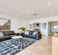 Sapphire Seas Beach House - Accommodation in Bendigo