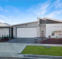 Brand New Home 10 mins to Beach Torquay Geelong Deakin Hospitals - Accommodation in Bendigo