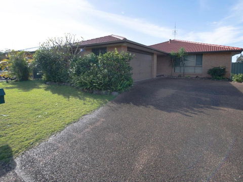 Relaxing Waterfront Property In Quiet Location - Accommodation in Bendigo 3