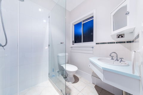 Sunset Escape - Cannonvale - Accommodation in Bendigo 1