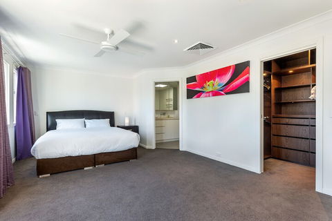 Kensington 4 Bedroom House 89 BROM - Accommodation in Bendigo 6