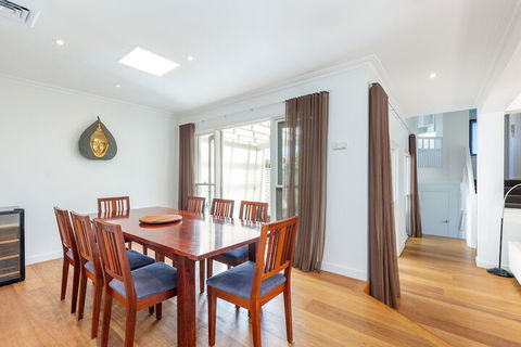 Kensington 4 Bedroom House 89 BROM - Accommodation in Bendigo 1