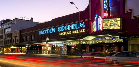 Modern Two Bedroom Apartment With Views HARIS - Accommodation in Bendigo 0