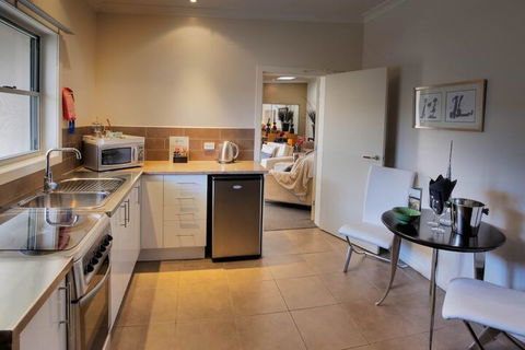 53 On Victoria - Accommodation in Bendigo 1