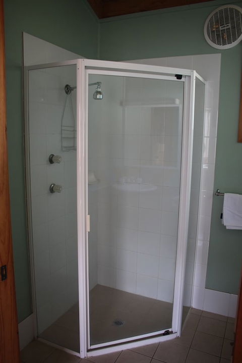 Lani's Holiday Island - Caravan Park - Accommodation in Bendigo 5