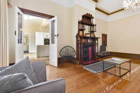 Rose Garden Spacious Family Home Near CBD - Accommodation in Bendigo 3