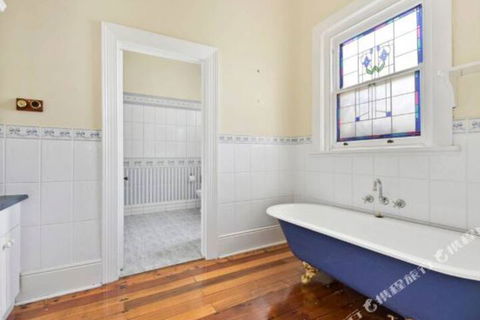 Rose Garden Spacious Family Home Near CBD - Accommodation in Bendigo 5