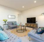 Luxury Four Bedroom Apartment - Accommodation in Bendigo