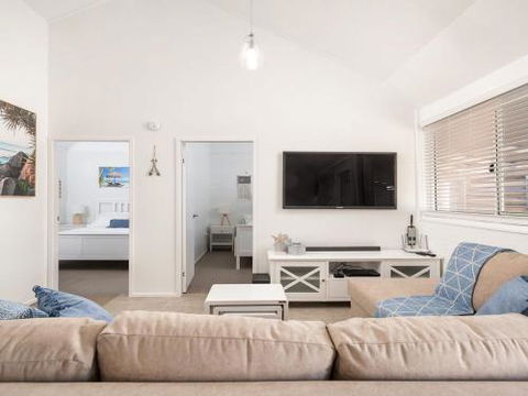 Little Kingsley Beach House 59A Kingsley Drive - Accommodation in Bendigo 4